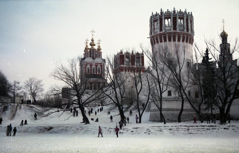 Новодевичий монастырь, февраль 1993, г. Москва