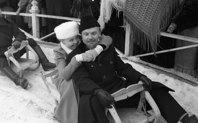 На съемках фильма «Надежда», 1972 год. В роли Надежды Крупской – Наталия Белохвостикова, в роли Владимира Ленина –&nbsp;и Андрей Мягков.&nbsp;Видео «Фильм, фильм, фильм» с этой фотографией.&nbsp;