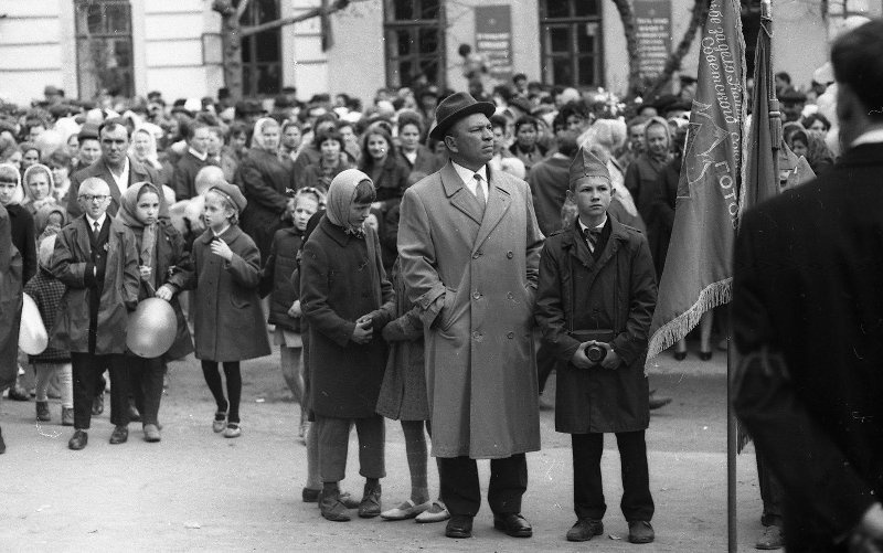 Без названия, май 1970, Курская обл., г. Дмитриев. Выставка «Курская и Воронежская» с этой фотографией.