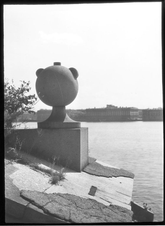 Петропавловская крепость. Ваза на воротах пристани, 1946 год, г. Ленинград