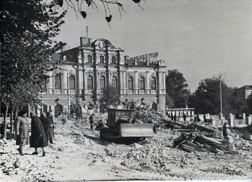 Снос старых зданий на углу ул. Подбельского (Почтовой) и Ленина, 1964 год, Рязанская обл., г. Рязань