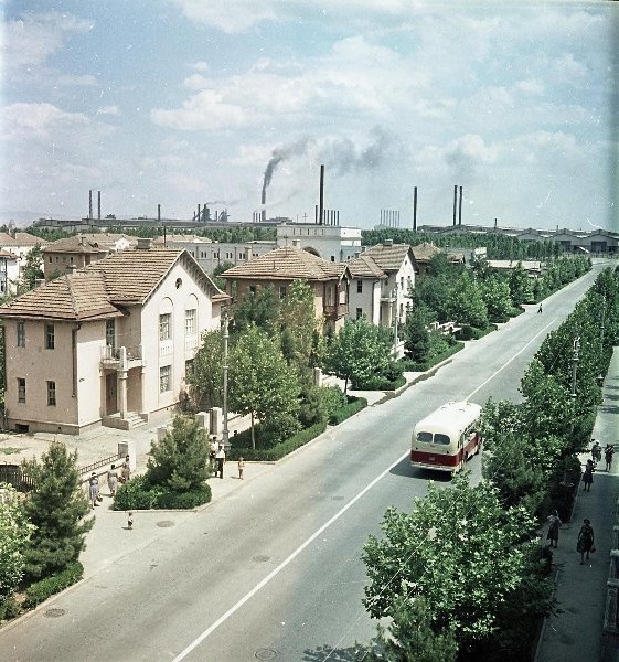 Панорама улицы и завода, июль 1957, Грузинская ССР, г. Рустави