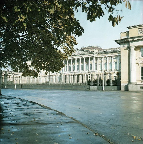 Русский музей, 1960-е, г. Ленинград. Выставка «Петербургские дворцы» с этой фотографией.