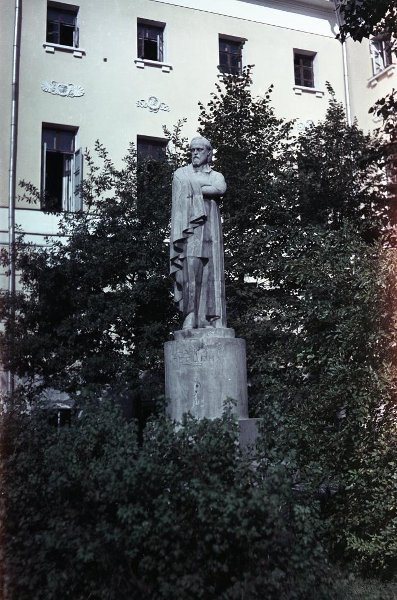 Фото "Памятник Александру Герцену на Моховой", 1960-е, г. Москва ...