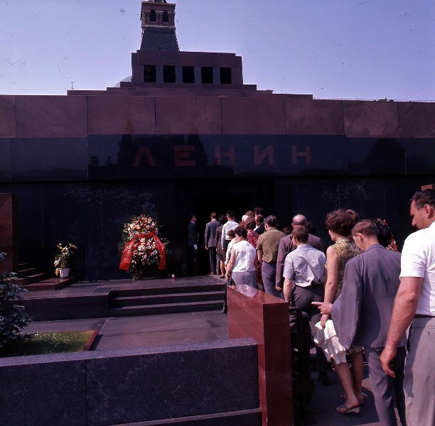 Фото очередь в мавзолей ленина