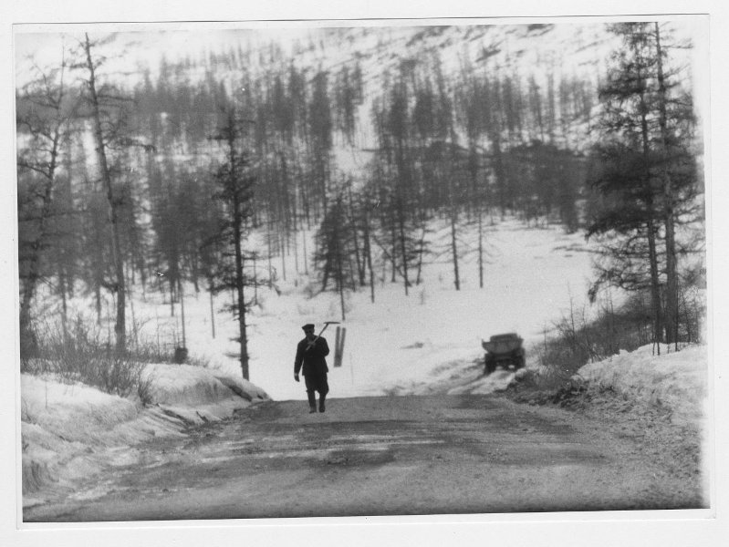 Зимняя дорога, 1966 год, Магаданская обл.. Выставка «Такого снегопада...» с этой фотографией.&nbsp;