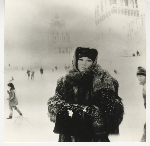 Людмила Гурченко, 1991 год, г. Москва. Выставка «Зимние портреты» с этой фотографией.