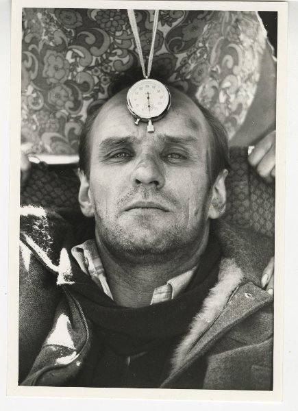 Анатолий Солоницын на съемках фильма «Сталкер», 1977 - 1978. Выставка «Избранное из избранного» с этой фотографией.