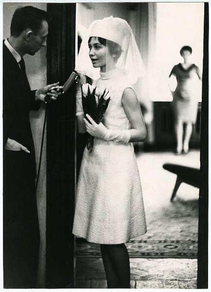 Невеста, 1965 - 1969, г. Москва. Выставка «Язык цветов» с этой фотографией.