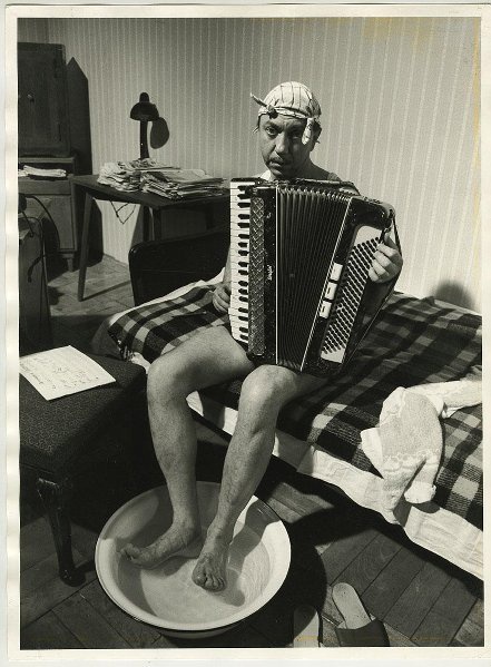 Фото "Роман Ткачук на съемках фильма «И снова Анискин»", 1977 год ...