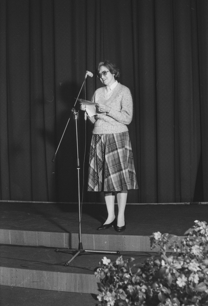 Фото \"Поэтесса Рамуте Скучайте на Всесоюзной неделе детской и юношеской ...