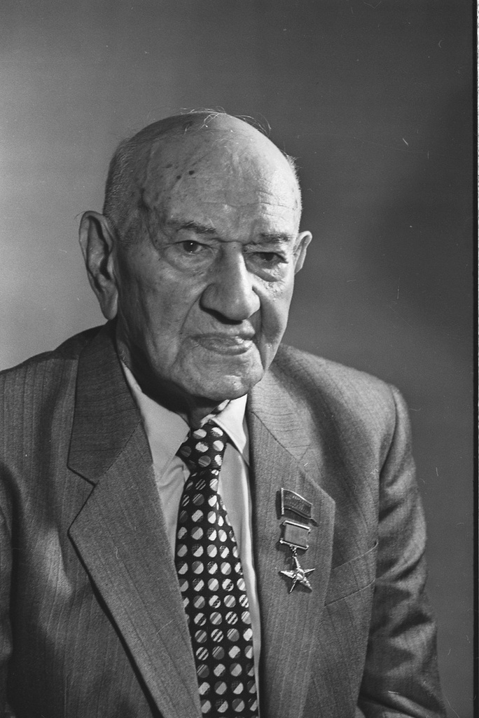 Фото \"Поэт Сулейман Рустам\", 23 июня 1986 - История России в фотографиях