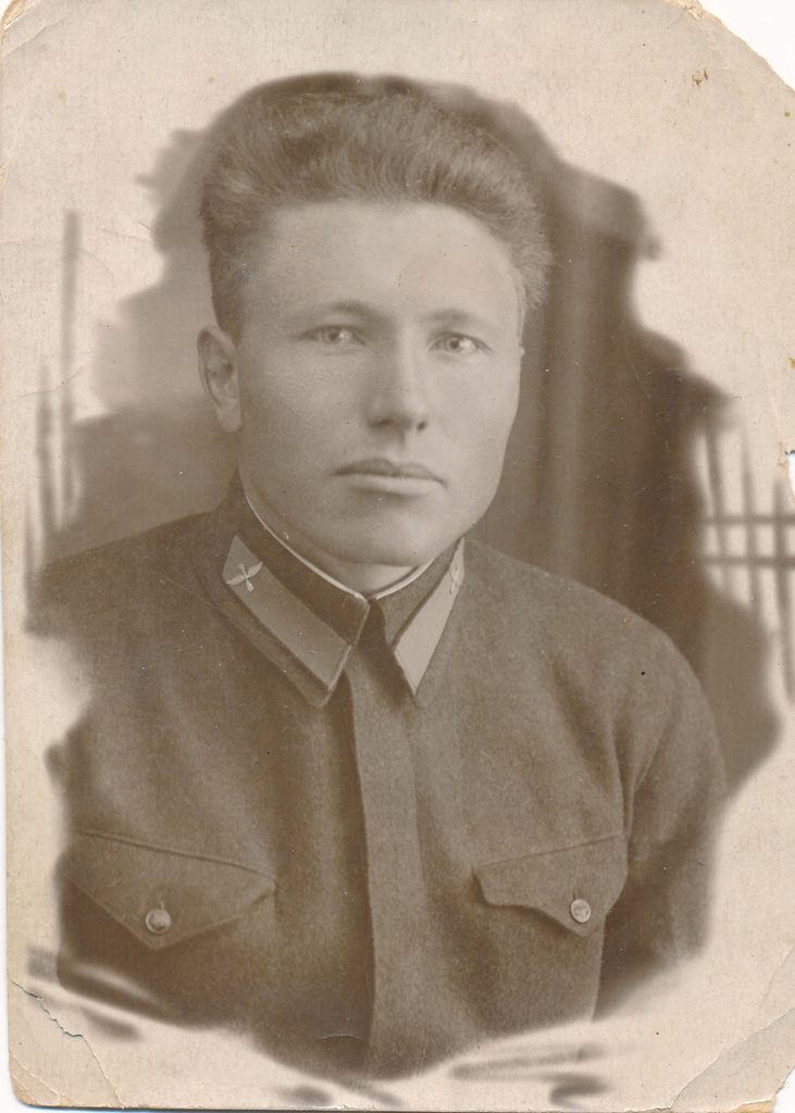 Брату на память, 2 апреля 1937. Надпись на обороте: «На память брату Илье Михайловичу Мишину от брата Ф. М. Мишина 2/IV-37 г.». И личная подпись. Федор Михайлович Мишин.