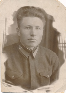 Брату на память, 2 апреля 1937. Надпись на обороте: «На память брату Илье Михайловичу Мишину от брата Ф. М. Мишина 2/IV-37 г.». И личная подпись. Федор Михайлович Мишин.