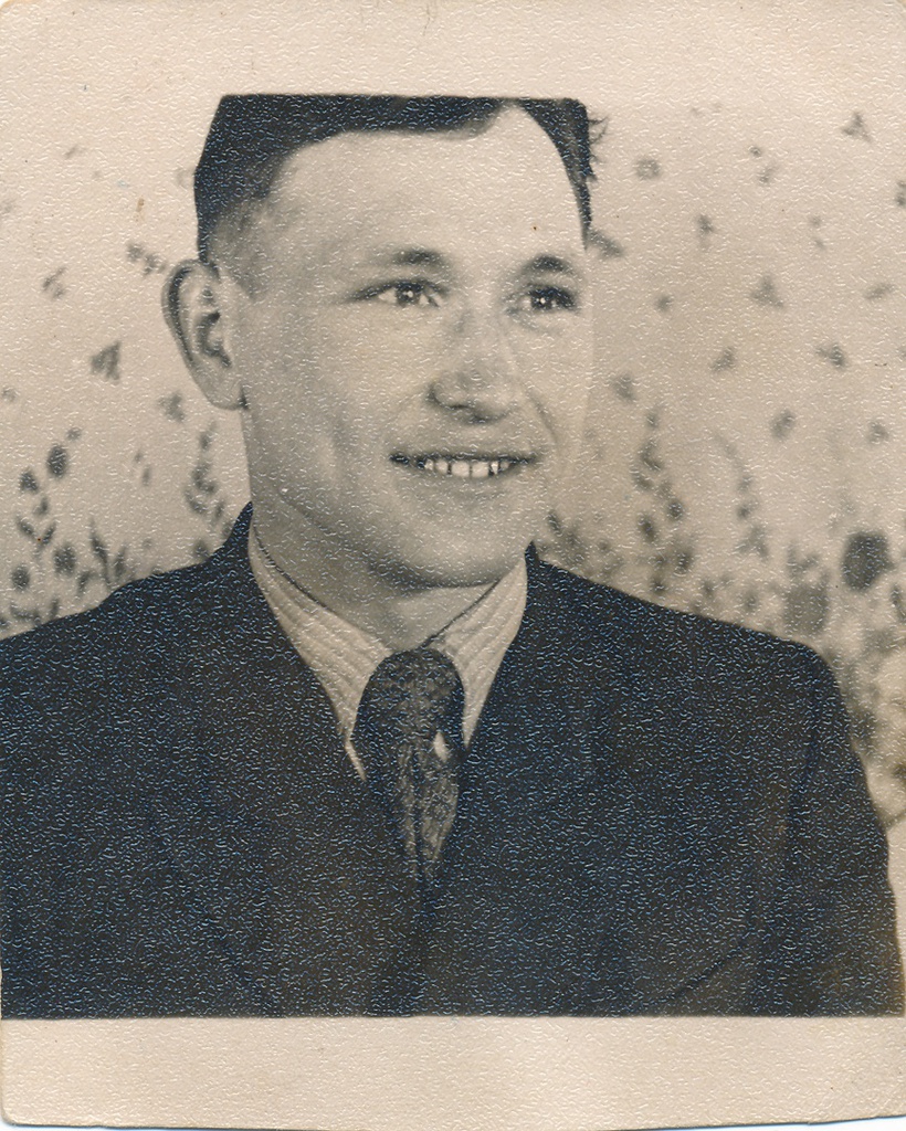 Фото "Автопортрет для любимой", 1950-е, г. Тобольск, Савинский затон ...