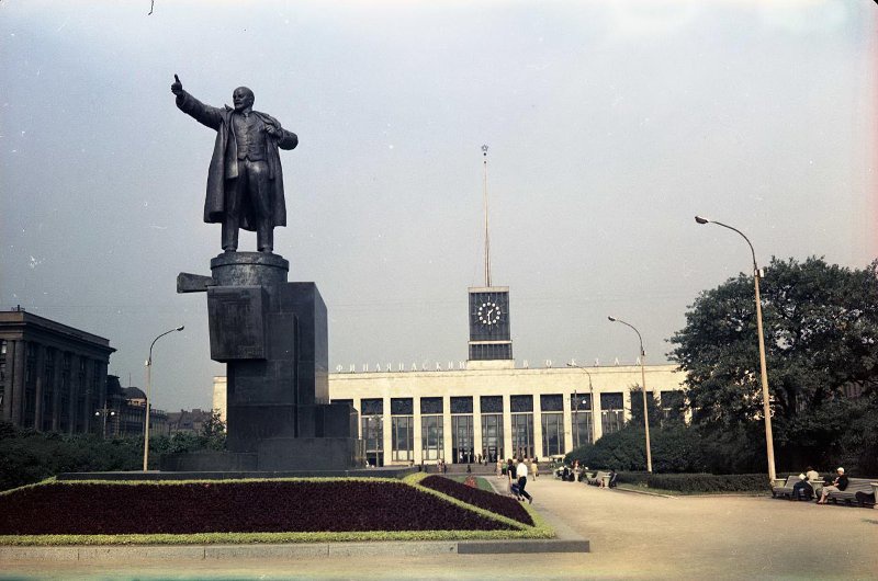 Памятник В. И. Ленину у Финляндского вокзала, 1965 - 1968, г. Ленинград