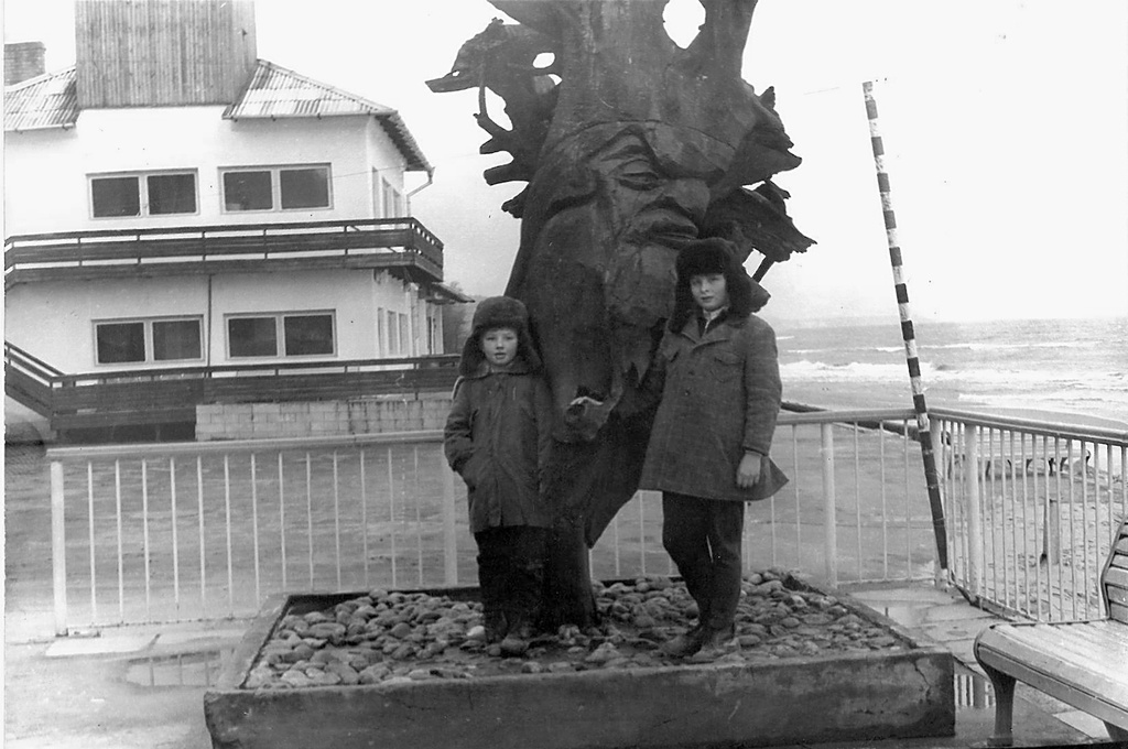 Деревянная скульптура «Черномор», март 1980, Калининградская обл., Светлогорский р-н, г. Светлогорск