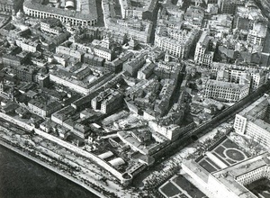 Советское Зарядье. Общий вид, 1936 - 1940, г. Москва. Перспективный аэрофотоснимок.Выставки&nbsp;«Зарядье, с которым никто не знал, что делать...» и «Под крылом самолета» с этой фотографией. 