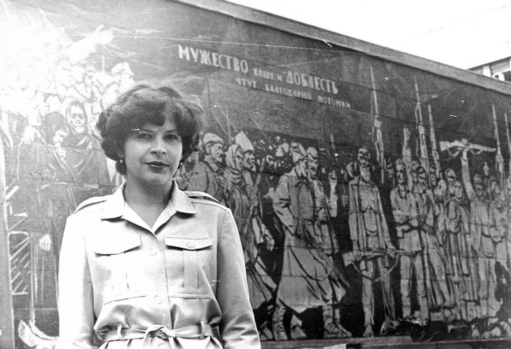 Сквер героев революции в новосибирске фото