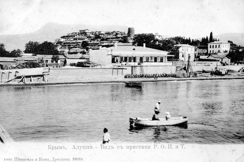 Фото "Вид с пристани РОПиТ в Алуште", 1905 - 1914, Таврическая губ., г ...