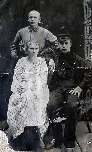Молодые сотрудники Мензелинской ЧК, 1920 - 1921, Уфимская губ., г. Мензелинск