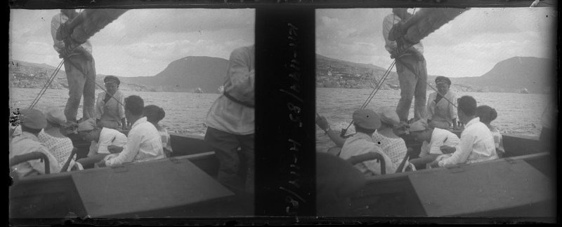 На парусной лодке, 1927 - 1930. Из архива семьи Раутенштейнов.