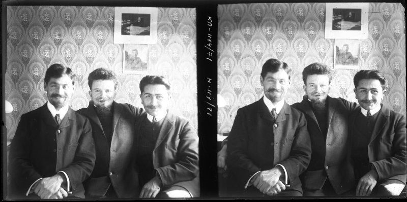 Трое мужчин в комнате, 1910 - 1917. Из архива семьи Раутенштейнов.&nbsp;В центре – Александр Исаакович Раутенштейн.