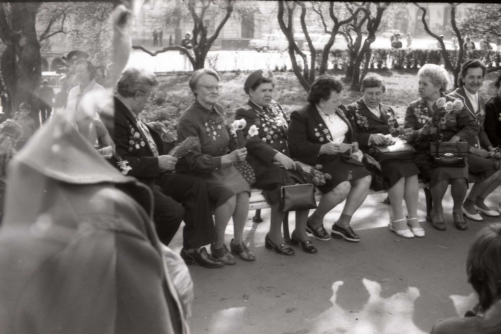 День Победы у Большого театра, 9 мая 1984, г. Москва. Выставка «День Победы в Москве» с этим снимком.