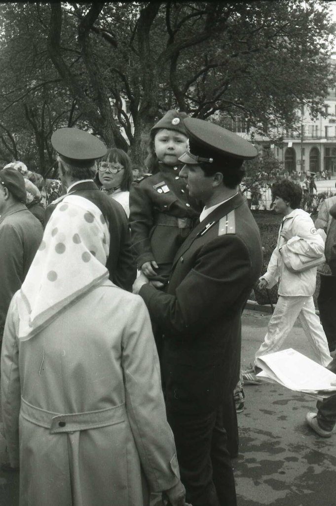 День Победы у Большого театра, 9 мая 1992, г. Москва. Выставка «День Победы в Москве» с этим снимком.