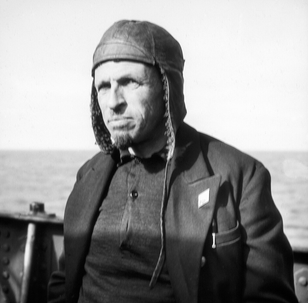 Сергей Владимирович Обручев, 1937 год. 17 сессия Международного геологического конгресса. Экскурсия на Новую Землю,&nbsp;Карское море, пассажирское судно «Вологда».