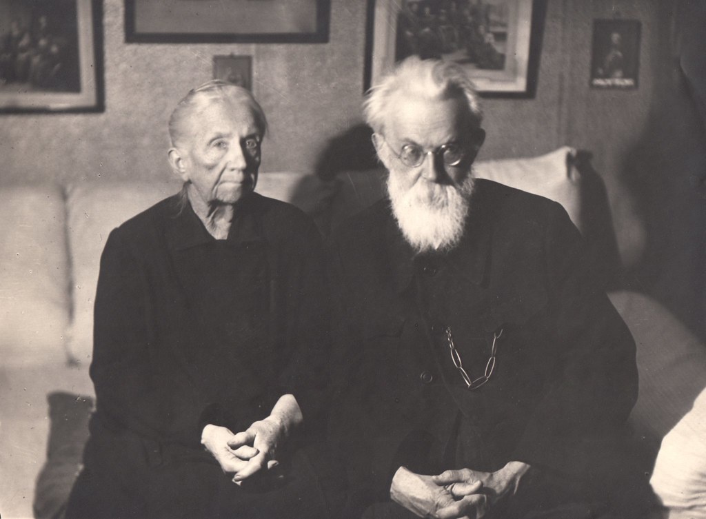 Наталия Егоровна и Владимир Иванович Вернадские, 1930-е. Выставка «Академик Владимир Вернадский» с этой фотографией.