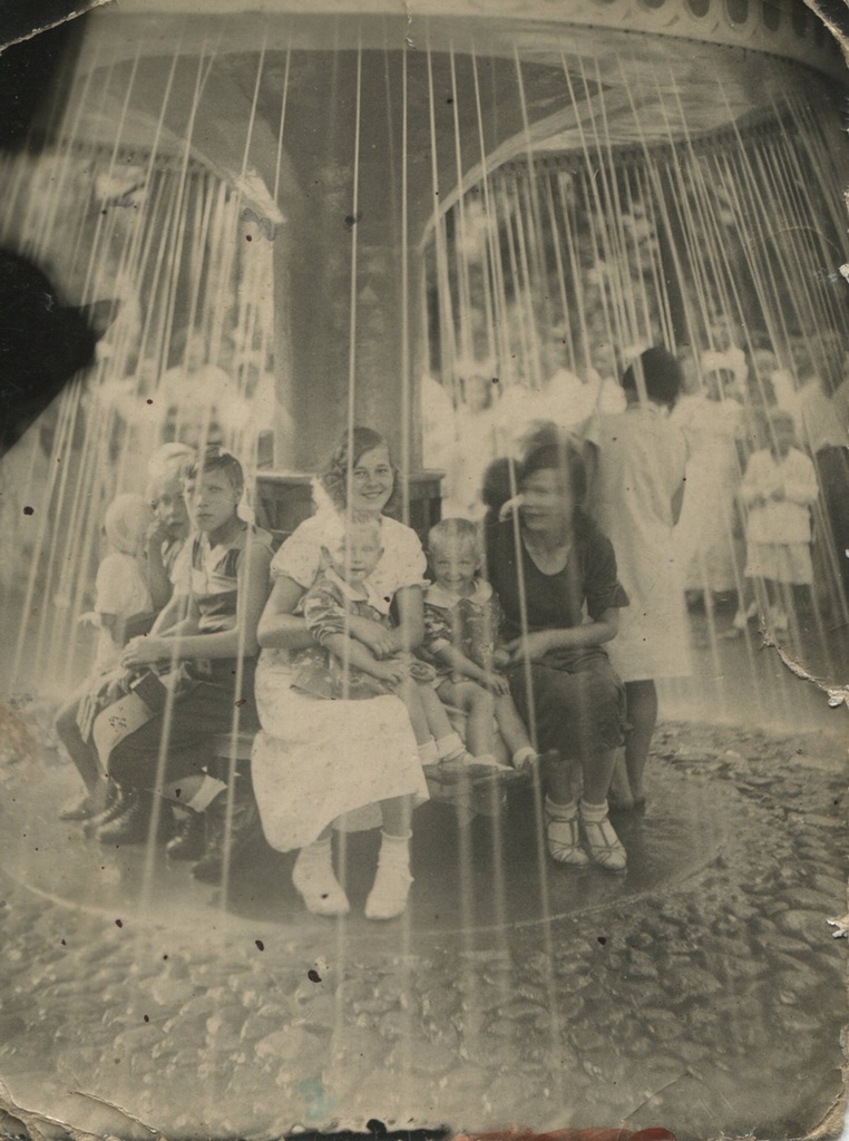 Фонтан-шутиха, июнь - август 1938, г. Петергоф