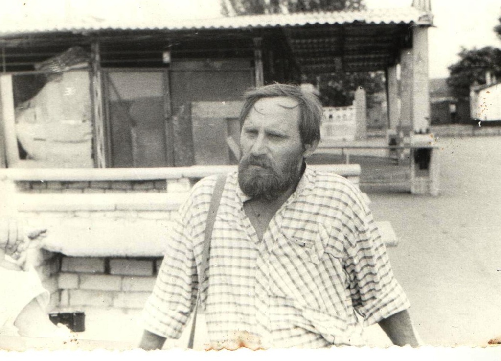 «Ольвия. На рынке в Николаеве», июль - декабрь 1987, Украинская ССР, г. Николаев. Выставка «Ольвия – 1980–1990 годы. Питерский лагерь» с этим снимком.&nbsp;