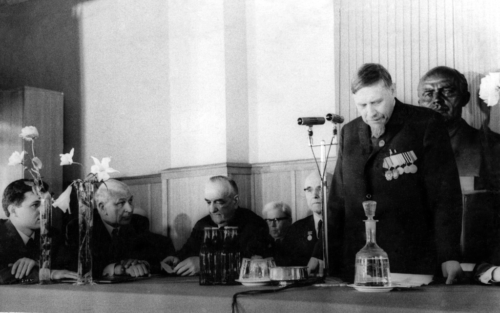 Фото "Торжественное заседание, посвященное награждению Геологического ...