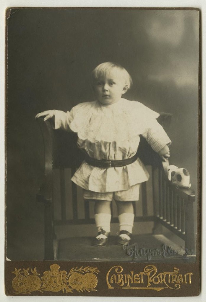 Детский портрет Ромуальда Карловича Дыбовского, 1917 год, Терская обл., Пятигорский округ, г. Кисловодск