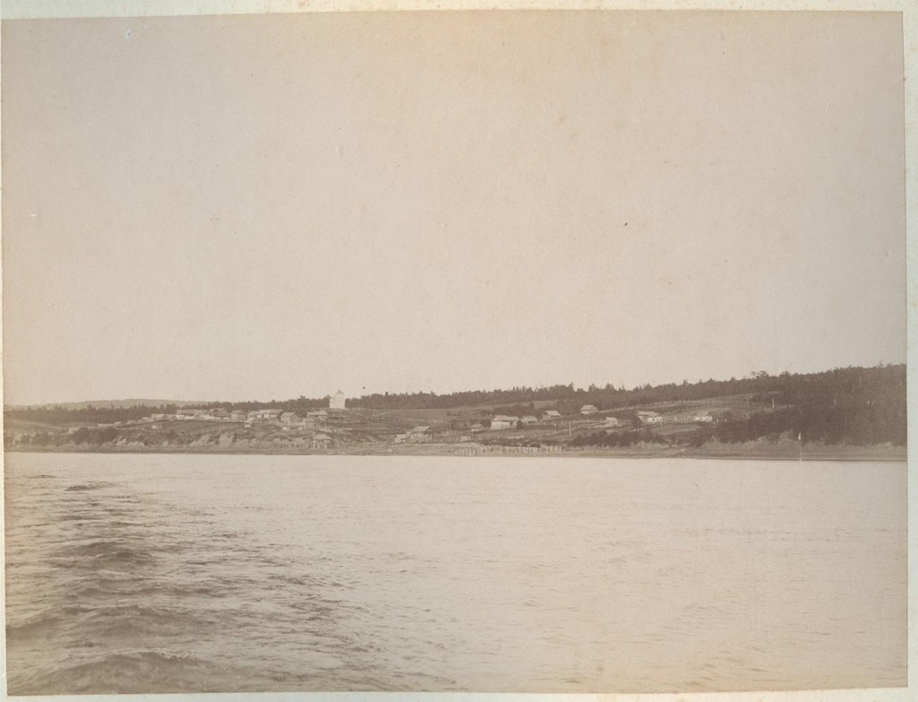 Река, 1891 - 1900, г. Хабаровск. С 1880 года – город Хабаровка, 2 ноября (21 октября по старому стилю) 1893 года город был переименован в Хабаровск.Выставка «Хабаровск» с этой фотографией.