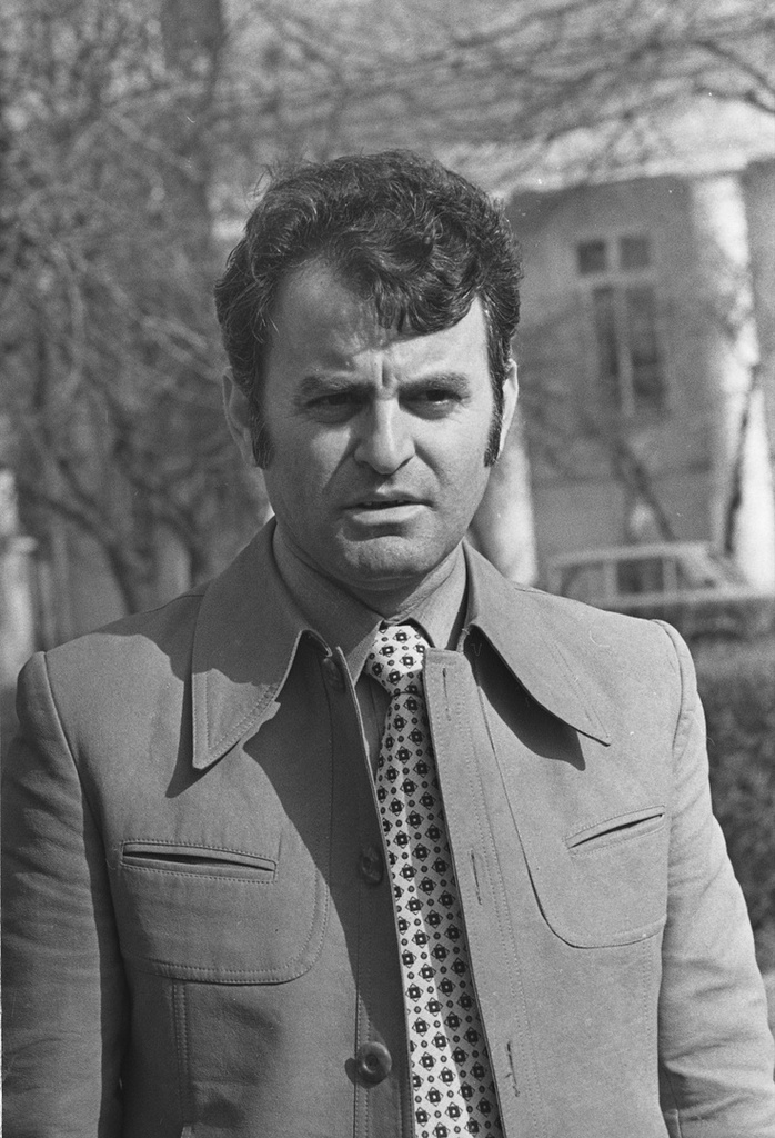 Фото "Поэт Хута Гагуа в саду Союза писателей СССР", 11 апреля 1977, г ...