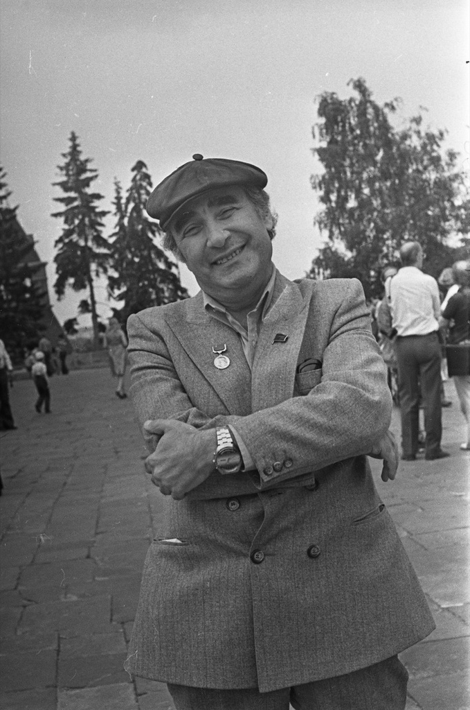 Фото "Писатель Нодар Думбадзе на VII съезде писателей СССР", июль 1981 ...