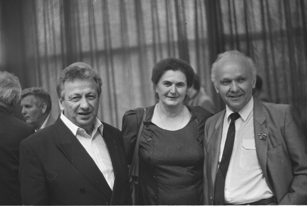 Фото \"Алексей Гогуа, Нелли Тарба, Николай Квициниа на IX съезде ...