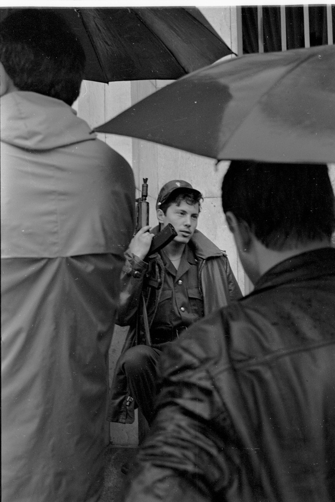 Фото "Митинг у Белого дома после победы над ГКЧП", 20 - 21 августа 1991 ...