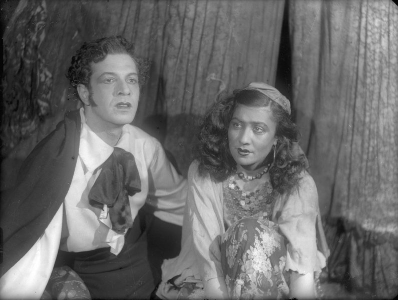 Фото "Московский государственный цыганский театр «Ромэн». Сцена из ...