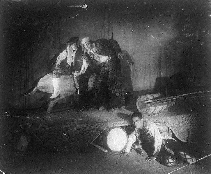 Фото "Московский государственный цыганский театр «Ромэн». Сцена из ...