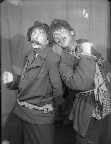 Фото "Московский государственный цыганский театр «Ромэн». Сцена из ...