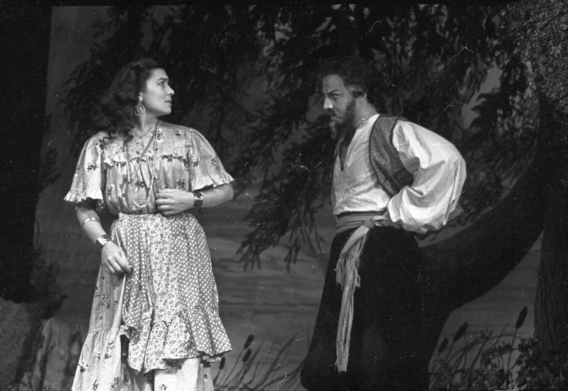 Фото "Московский государственный цыганский театр «Ромэн». Сцена из ...