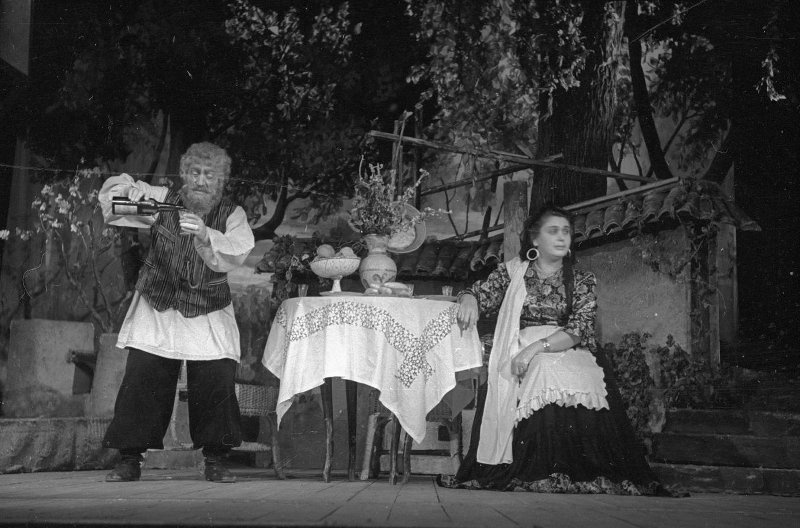 Фото "Московский государственный цыганский театр «Ромэн». Сцена из ...