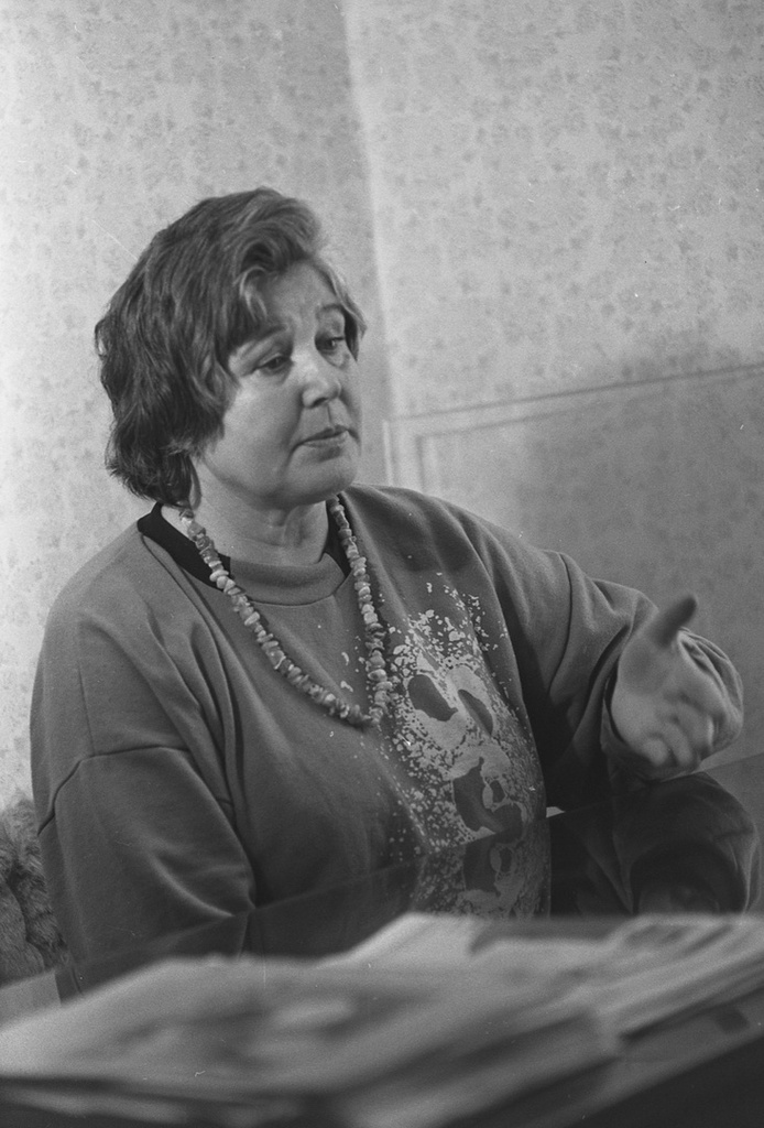 Фото "Писательница Ида Сухарь", 29 апреля 1992 - История России в ...