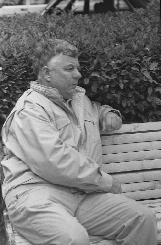 Фото "Писатель Анатолий Приставкин в саду Союза писателей СССР", 11 мая ...