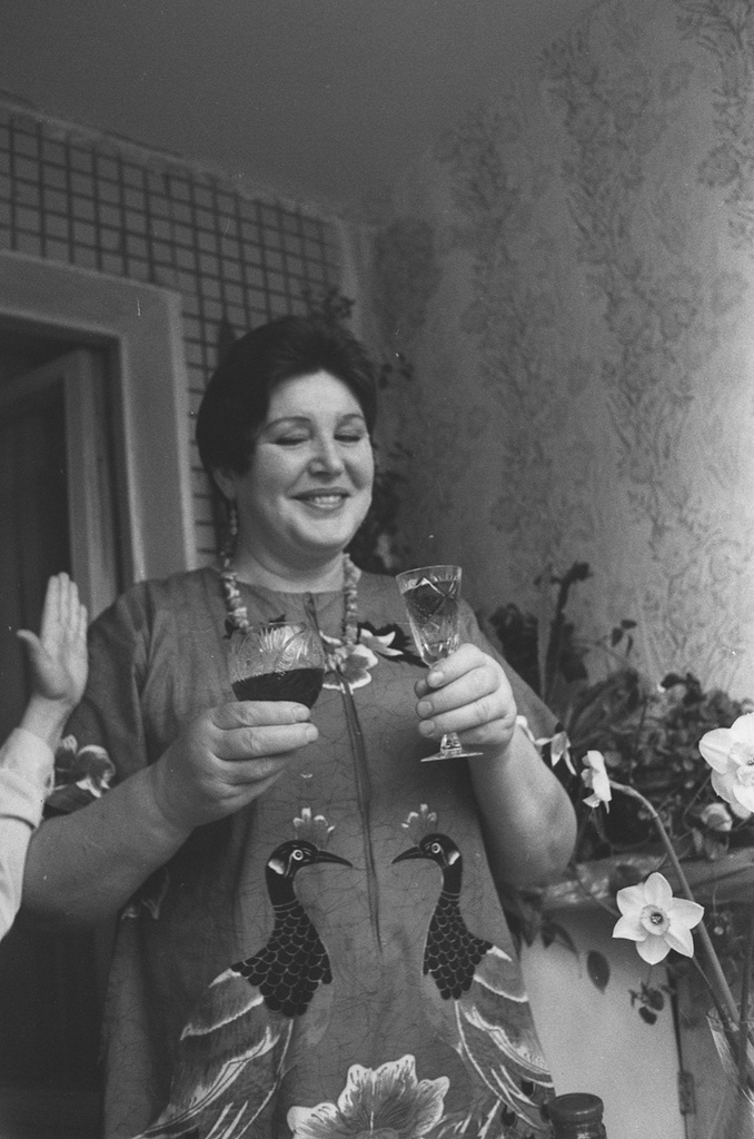 Фото "Писательница Ида Сухарь", 9 мая 1993 - История России в фотографиях