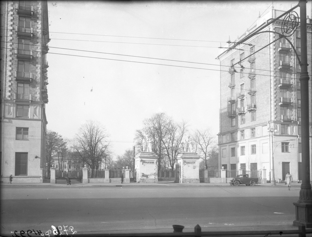 Фото "Большая Калужская улица", 1940 год, г. Москва - История России в ...
