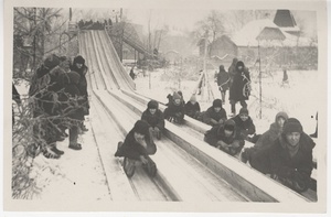 Московский зоопарк. Катание с горки, 1934 год, г. Москва